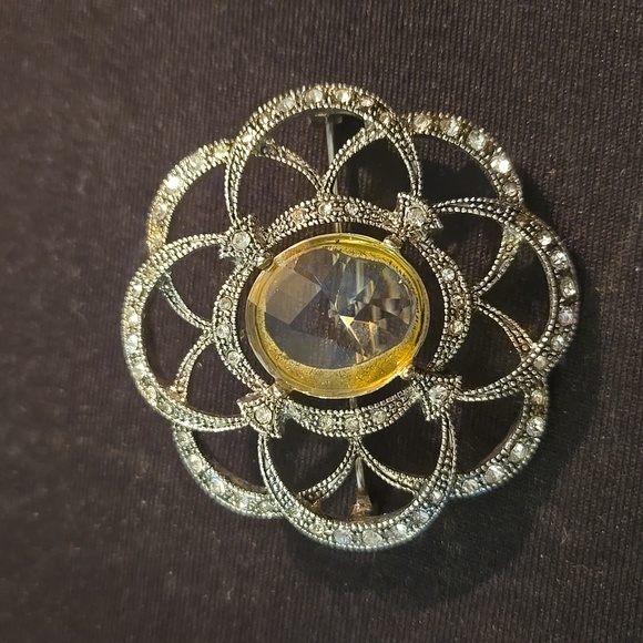 Monet Jewelry - Vintage Monet Rhinestones & Silver Tone Geometric Floral Brooch